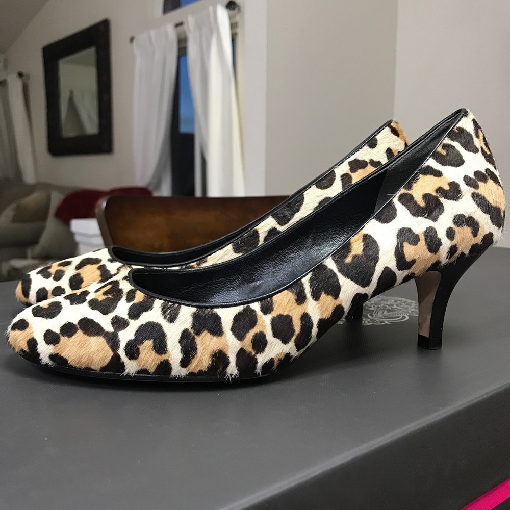 Like New Cole Haan Pumps size 6 (runs small)